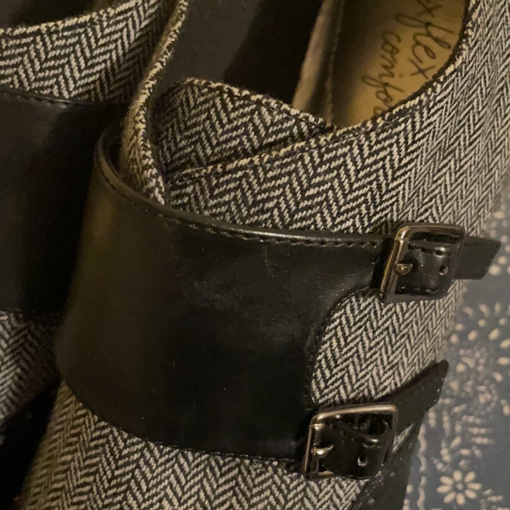 Never Worn - image 5